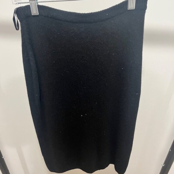 Structured Noir Knit Skirt - Picture 1 of 6